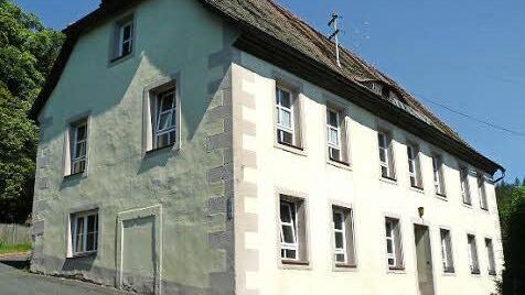 Ende September will die Gemeinde Guttenberg mit der Sanierung des gemeindlichen Anwesens Am Hohberg 2 beginnen. Foto: Klaus-Peter Wulf