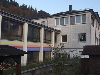 Auf dem Areal des ehemaligen Kindergartens in Wallenfels wird ein  Demenz-und Intensivpflegezentrum entstehen.Foto: Alexander L&ouml;ffler