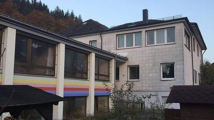 Auf dem Areal des ehemaligen Kindergartens in Wallenfels wird ein  Demenz-und Intensivpflegezentrum entstehen.Foto: Alexander L&ouml;ffler