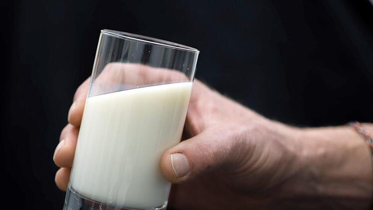 Die Molkerei Weihenstephan GmbH ruft Milch und Kakao zurück. Symbolfoto: Lukas Schulze/dpa