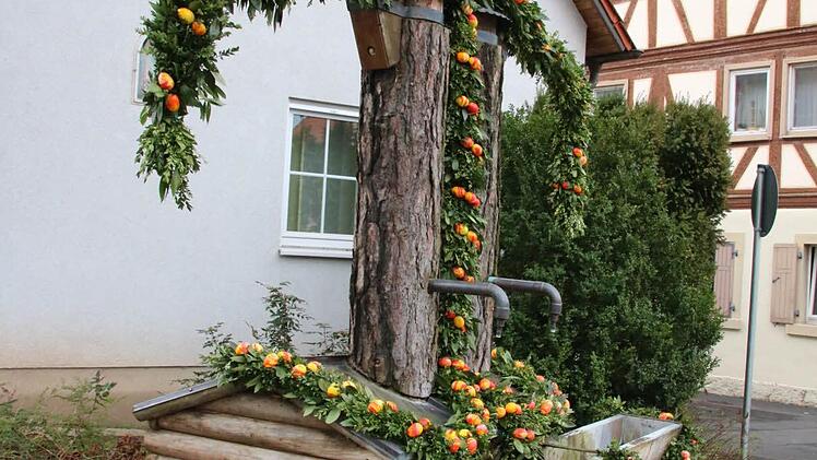 Osterbrunnen in Arnshausen  Foto: Ralf Ruppert