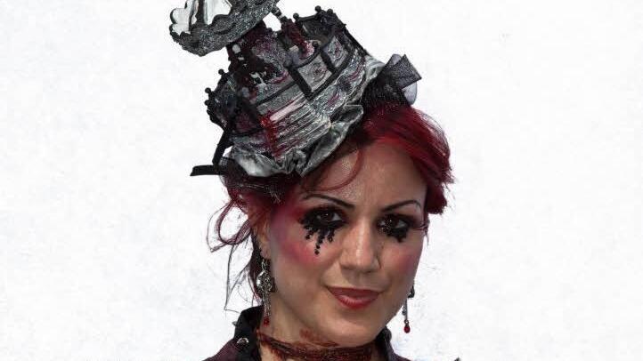 Für eine Serie von 20 Bildern, die er 2012 und 2013 bei Wave-Gotik-Treffen in Leipzig geschossen hat, wurde Nöth ausgezeichnet.