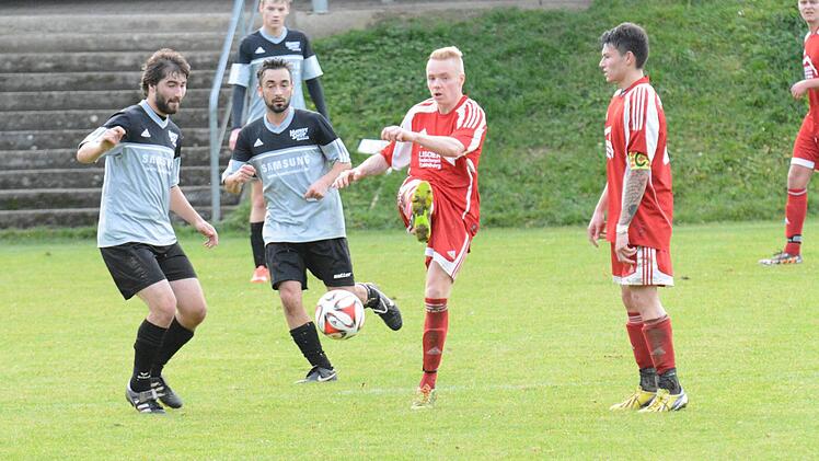 Schnappschuss vom Spiel der Woche in Obereschenbach. Foto: ssp
