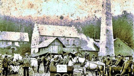 Die Stockheimer Steinkohlengrube - sie wurde 1911 geschlossen - im Jahre 1892. Dort befindet sich nun die Sportschützenhalle des Stockheimer Schützenhorts.  Repro: Gerd Fleischmann