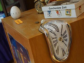 Diese Uhr zeigt, wie die Stunden zerfließen. Foto: Arkadius Guzy