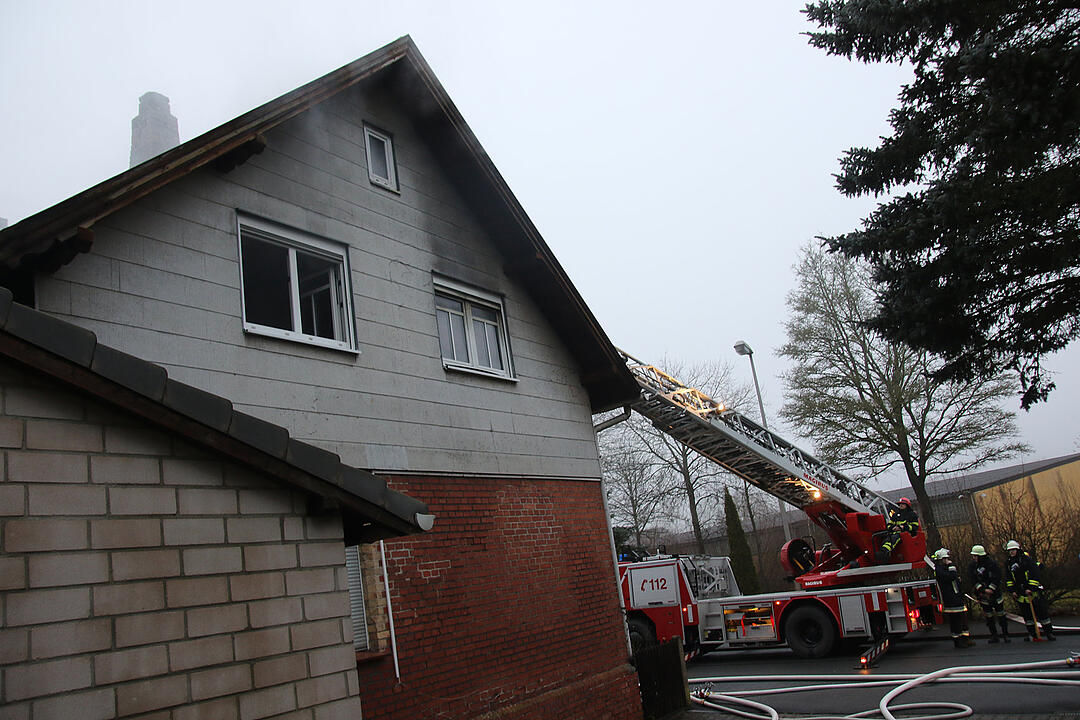 Wohnhausbrand in Coburg: Bewohnerin wurde schwer verletzt – Haus unbewohnbar