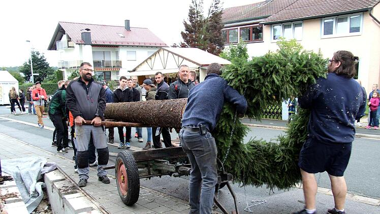 Heßdorfer Kirchweih  Foto: Richard Sänger