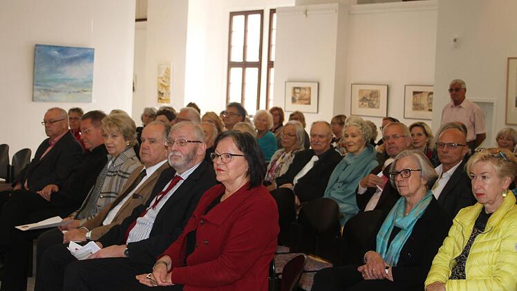 Viele Besucher  kamen zur Vernissage der Kunstausstellung, die bis 28. Oktober   auf der Plassenburg zu sehen  ist. Foto: Sonny Adam