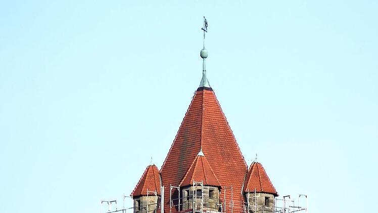 Der eingerüstete Rote Turm der Veste CoburgJochen Berger