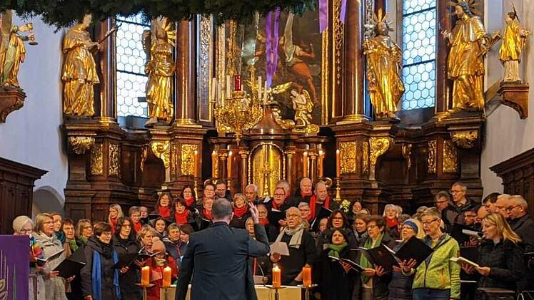 Mit ihrem Konzert haben die Hallstadter Chöre mehr als 1000 Euro an Spenden gesammelt.