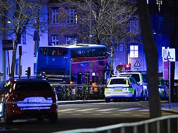 Tote und Verletzte bei Busunfall in Stockholm