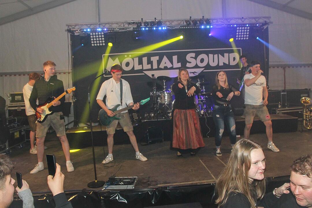Festabend mit &bdquo;M&ouml;lltal Sound&ldquo;