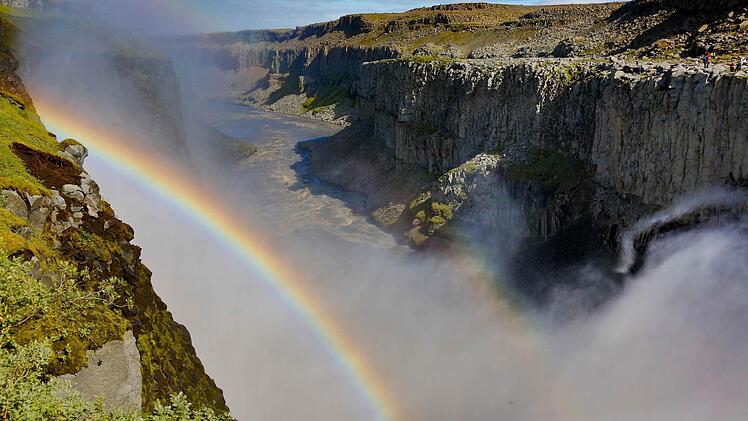 Island bietet beeindruckende Naturschauspiele - und Touristen sind gut beraten, mit der Natur sensibel umzugehen. Foto: Matthias Hoch