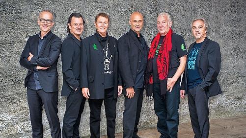 Haindling (3. v. l.) wird mit seiner Band am 30. Juni auf der Seebühne zu Gast sein.