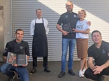 Von links: BBQ-Experte Marcel Wagenbrenner, Koch Leon Schirrmeister, Thomas Faber mit Ehefrau Johanna Nemeth und Geschäftsführer Graziano Marci.  Foto: Manuela Jäger