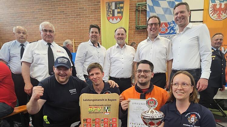 Oberfränkische Feuerwehrmannschaften nahmen an Bezirksleistungsmarsch teil
