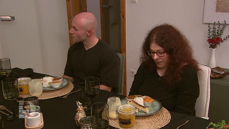 Alex und Elina haben schon richtig Appetit auf die indischen Klassiker.