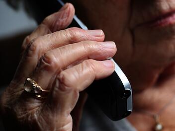 Seniorin (88) aus W&uuml;rzburg durchschaut Betrugsversuch