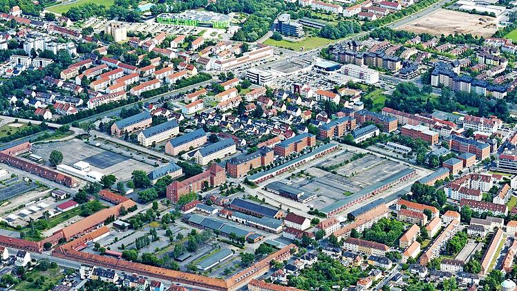 Große Pläne für die gründerzeitliche Lagardekaserne: Nach Abbruch und Entsiegelung  von elf Hektar Fläche sollen hier 1000 Wohnungen geschaffen werden.  Ronald Rinklef