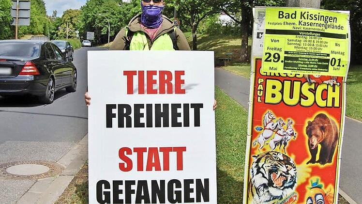 Der Tierschützer Klaus Henke (53) kämpft für das Lebensrecht der Tiere.   Foto: Sigismund von Dobschütz