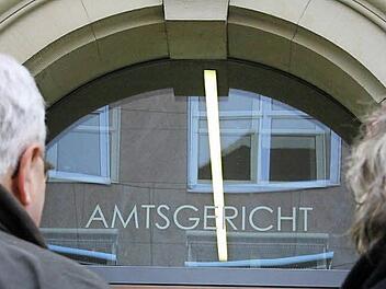 Genugtuung bei den Gläubigern löste ein Urteil am Amtsgericht Bad Kissingen wegen Betrugs gegen Geschäftsfrau Angelika A. im November 2014 aus: 14 Monate Haft ohne Bewährung lautete das Urteil. In der Berufungsverhandlung milderte das Landgericht Schweinfurt das Urteil jedoch erheblich ab. Foto: Ralf Ruppert