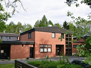 Das Freizeitzentrum Witzmannsberg hat seine glanzvollen Zeiten hinter sich: Jetzt soll wieder neues Leben einkehren und das ehemalige Schwimmbad soll zu einem Kultur-und Gemeinschaftsraum umgebaut werden. Foto: Gabi Arnold