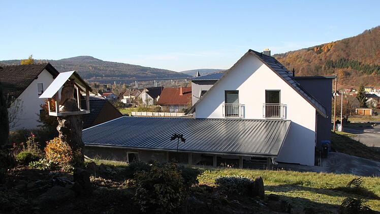 Unmittelbar vor dem Haus der Schumms hat eine Familie neu gebaut. Foto: Ulrike Müller