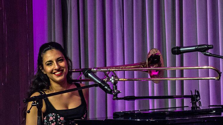 Bei ihrem Coburg-Debüt beeindruckte Noam Vazana das Publikum mit ihrer Vielseitigkeit und Ausdruckskraft. Foto: Jochen Berger