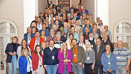 Die Reisegruppe aus Stadt und Landkreis Bamberg im Maximilianeum, vorn in der Mitte die CSU-Abgeordnete Melanie Huml.