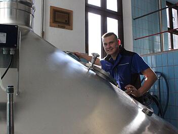 Sebastian Dippold an seinem Arbeitsplatz, dem Sudhaus der Brauerei Wagner in Merkendorf.Foto: Hans Kurz