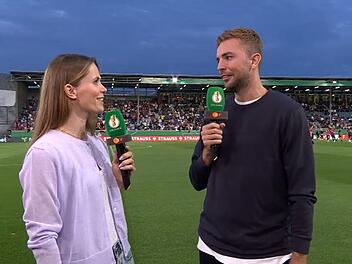 Diesmal fürs ZDF vor Ort: Lili Engels und Experte Christoph Kramer