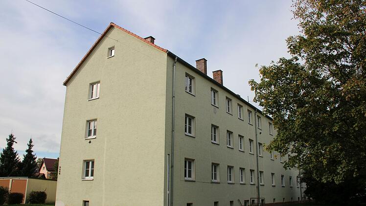 Auch die Mehrfamilienhäuser in der Michel-Weiß-Straße sollen abgerissen werden.Foto: Katrin Geyer