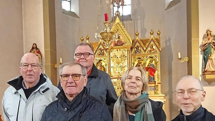 Die alte und neue Kirchenverwaltung von Obereschenbach, von links: Werner Meder, Peter Koberstein, Peter Wanek, Margarita Reuter und Markus Waite.