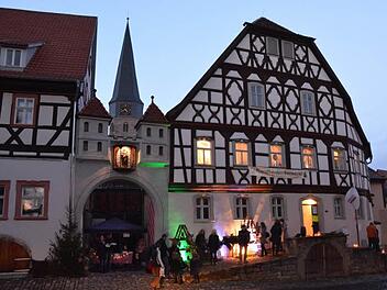 Das Heimatspielhaus während des Weihnachtsmarktes. Fotos: Björn Hein
