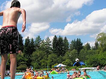 Freibad, Schwimmbad, Sprungbrett, Schwimmbecken