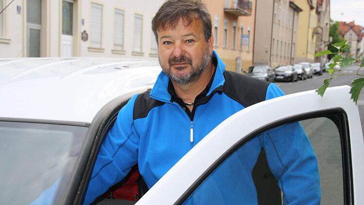 Rudi Stache begleitete die Pilger mit dem Auto, trotzdem trugen viele alles selbst. Fotos: Ralf Ruppert