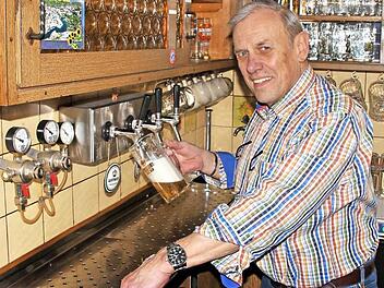 Hubert Mangold in seiner Gaststätte Foto: Dieter Britz