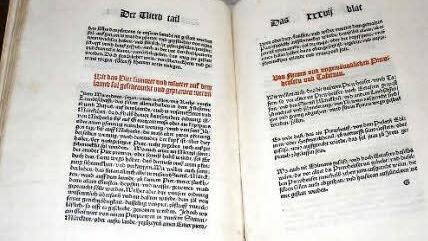 Das bayerische Reinheitsgebot von 1516 ist keine Urkunde, wie fälschlicherweise oft gezeigt wird, sondern Teil der am 23. April 1516 durch Herzog Wilhelm IV. von Bayern erlassenen "Landesordnung für das Herzogtum Bayern". Diese Verordnung war 2004 im Tüchersfelder Museum ausgestellt, aus der Zeit stammt die Aufnahme.  Fotos: Reinhard Löwisch