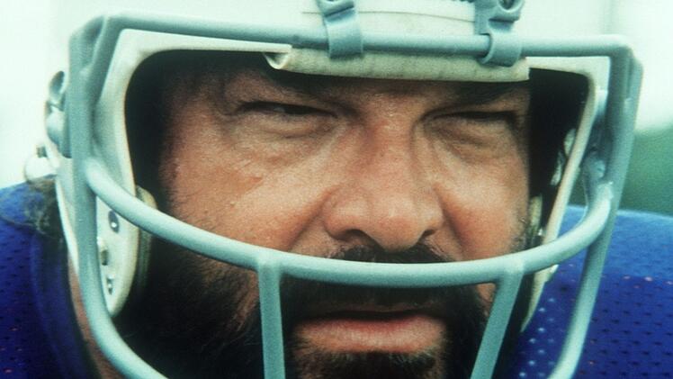 Bud Spencer und Terence Hill waren auch nach ihrem Durchbruch als Leinwand-Duo immer wieder ohne den jeweiligen Partner in Filmen zu sehen. Spencer etwa im Sportfilm "Sie nannten ihn M&uuml;cke" (1978, zu sehen am 2. April, 20.15 Uhr auf Kabel Eins)