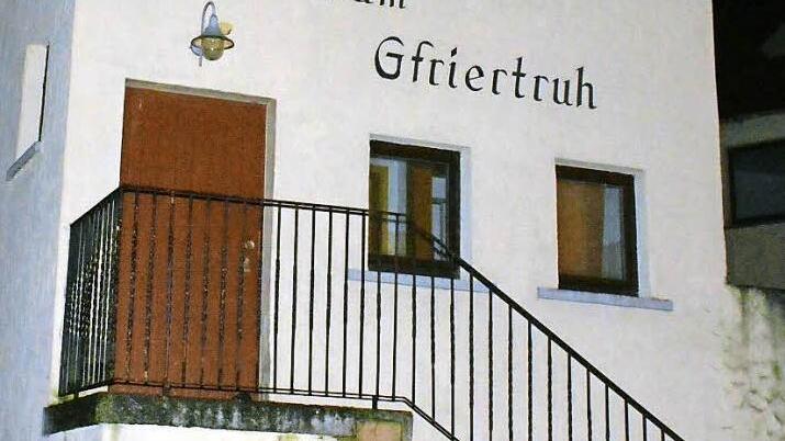 Wo früher Lebensmittel kühl gelagert wurden, treffen sich heute die Jugendlichen von Burgpreppach. Foto: gsch