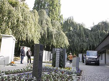 Das neue Gräberfeld neben der Aussegnungshalle am Neuen Friedhof in Forchheim. Foto: Ekkehard Roepert