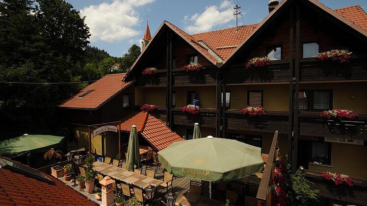 Das Gasthaus "Zum Frack" in Steinberg hat eine hervorragende Küche und einen Biergarten, der zum gemütlichen Verweilen einlädt.