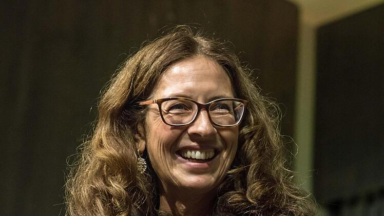 Antoinetta Bafas begrüßte die Musiker bei ihrem Coburg-GAstspiel.Foto: Jcoehn berger