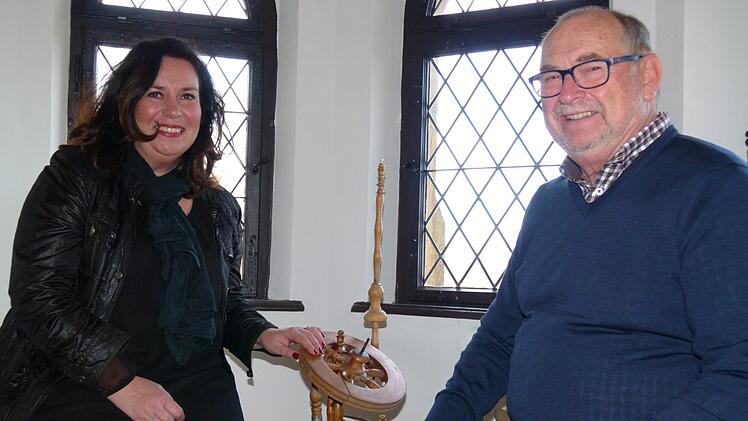Gisela Schlenker und Werner Hipelius in einem Stübchen der Altenburg.Marion Krüger-Hundrup