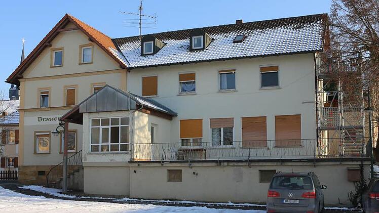 Nach dem brutalen Tötungsdelikt an einem jungen Asylbewerber am vergangenen Freitag, haben Kripobeamte nun zwei tatverdächtige Männer festgenommen. Die Tatverdächtigen hätten den 26-Jährigen getötet, um ihm Geld und Wertgegenstände wegzunehmen und um die Offenbarung eines weiteren Tatplanes zu verhindern. Foto: Barbara Herbst