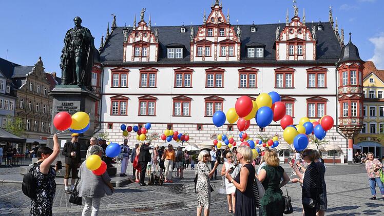 Impressionen vom Einzug am Freitagnachmittag.  Foto: Ronald Rinklef