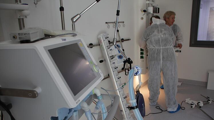 In die Räume der neuen Intensivstation am Kreiskrankenhaus St. Anna in Höchstadt   wurde millionenschwer investiert. Foto: Christian Bauriedel