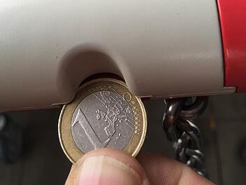 Die mittelfränkische Polizei hat in den vergangenen Monaten wiederholt Trickdiebstähle vor Supermärkten registriert. Symbolfoto: Jürgen Gärtner/Archiv