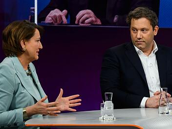 VDA-Pr&auml;sidentin Hildegard M&uuml;ller und Lars Klingbeil waren sich bei "Maybrit Illner" nur selten einig.