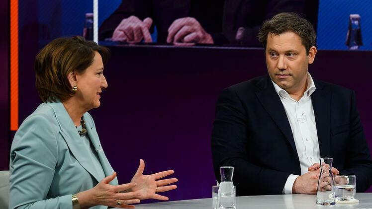 VDA-Pr&auml;sidentin Hildegard M&uuml;ller und Lars Klingbeil waren sich bei "Maybrit Illner" nur selten einig.